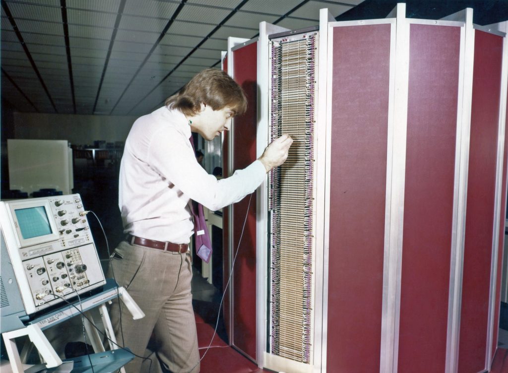 Illustration 14: Scoping a test points on a Cray 1 module